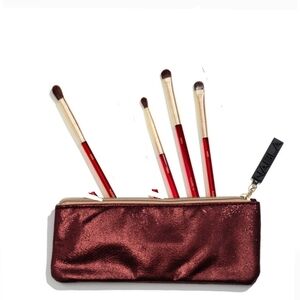 4 Nabla eyeshadow brushes and bag